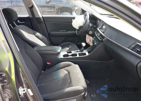 2017 Kia Optima Lx z USA, uszkodzony, nr VIN 5XXGT4L30HG155483